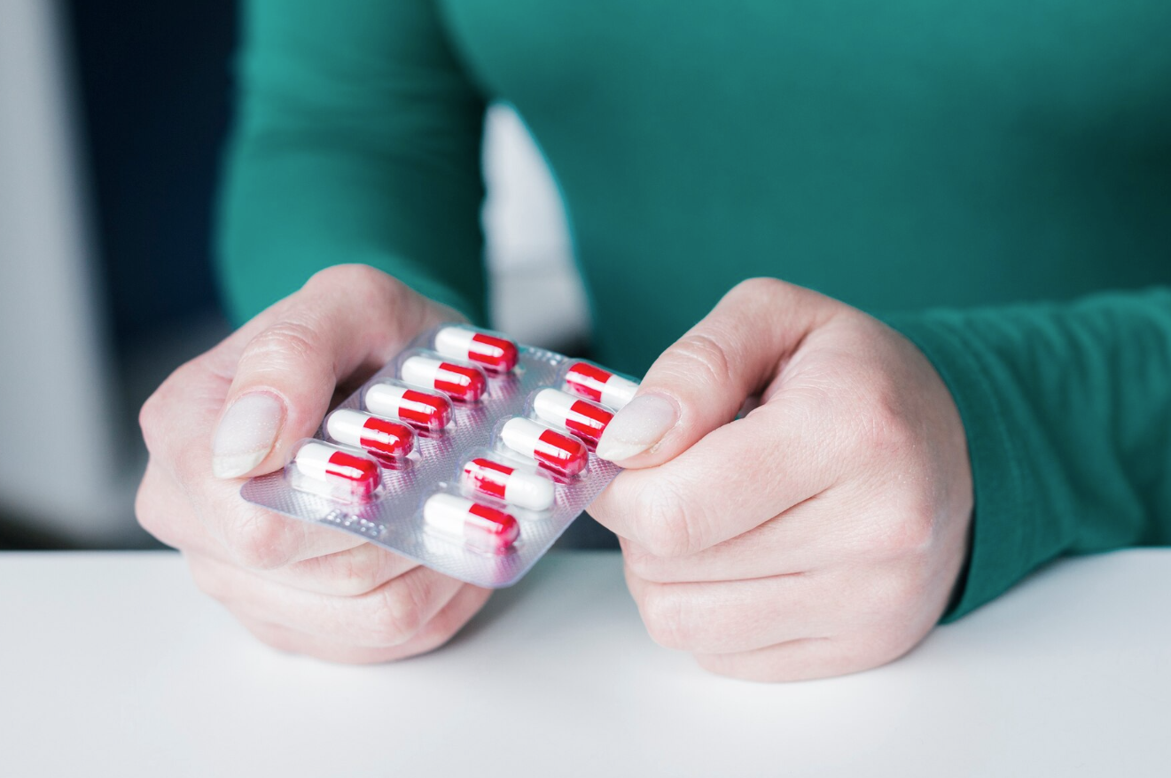 antibiotic înainte de implant