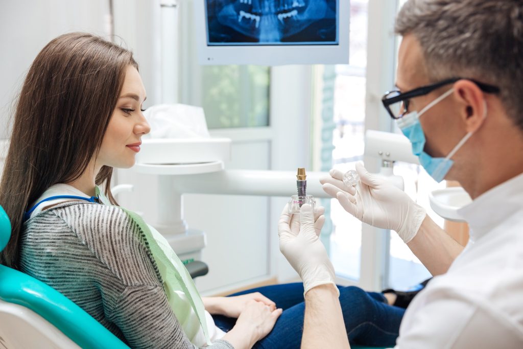 Consultație pentru implant dentar Neodent la STOMESTET Cluj