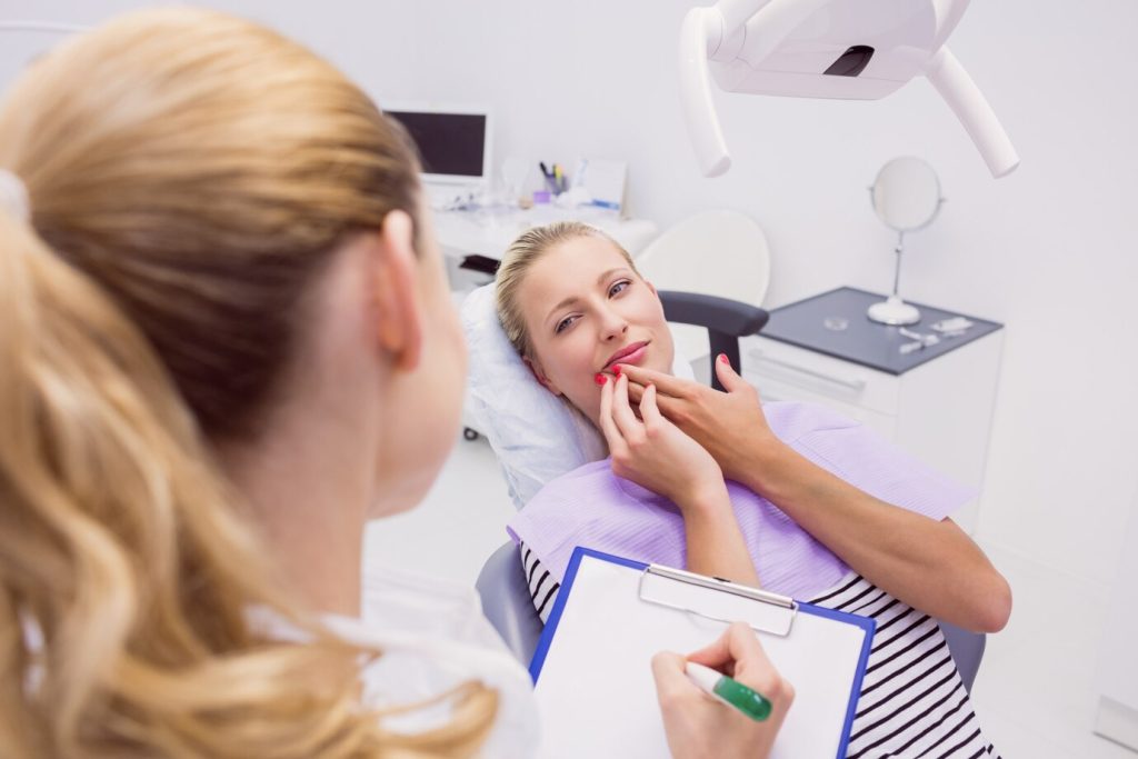 Control stomatologic pentru alveolită după extracție la STOMESTET