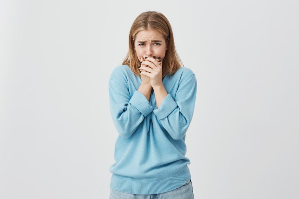 Dinte fără nerv cu durere la mușcătură după tratament endodontic
